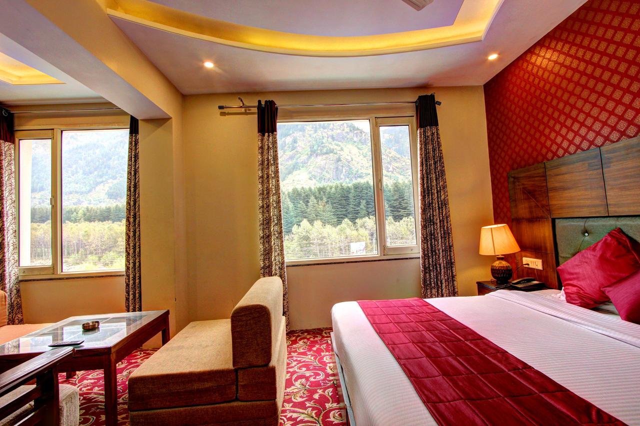 Maple Retreat Hotel Manali (Himachal Pradesh)